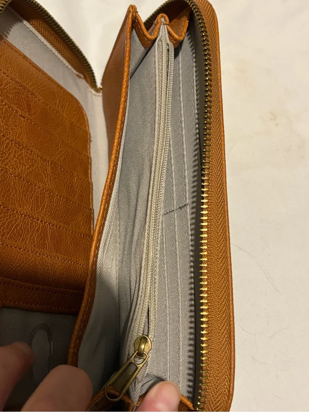 Leather Women’s Clutch Wallet - Tan